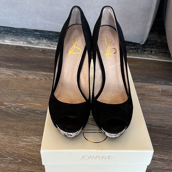 JOAN & DAVID// black suede heels, peep toe with snake skin print - Picture 2 of 6